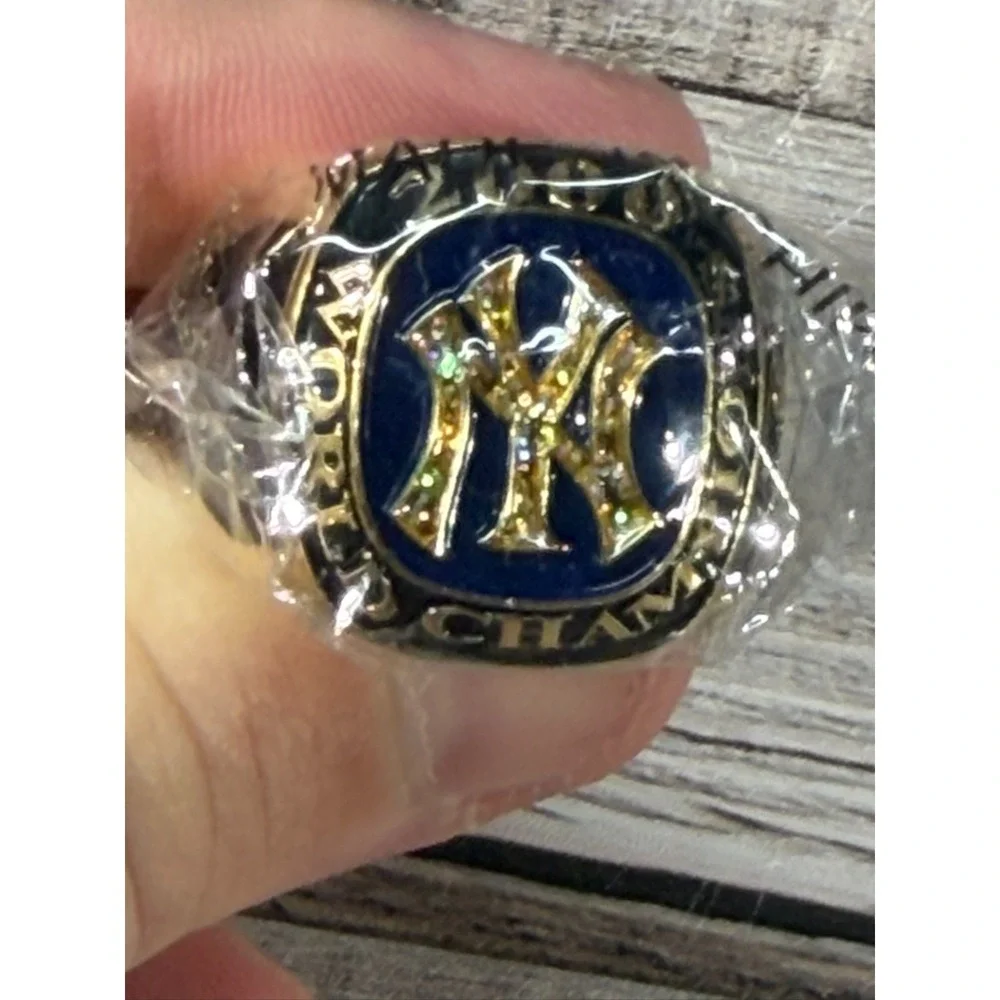 MLB New York Yankees World Series‎ Gold Ring 2000